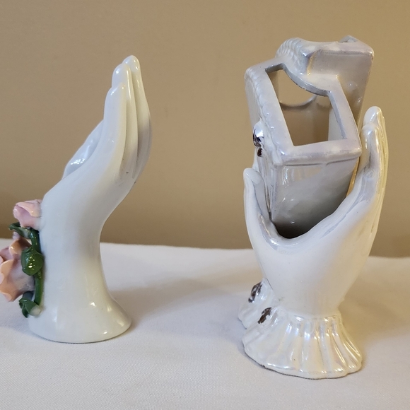 Two Vintage 60's 70’s white floral porcelain hand vases figurine - Picture 3 of 14
